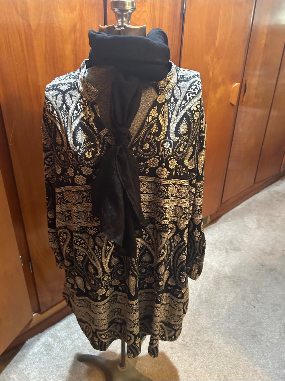 SHEIN Black & Gold Paisley Drape Coat with Scarf